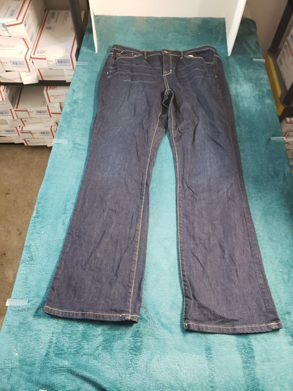 Mossimo Jeans Size 12 Short Women Blue Stretch Pants Denim Mid Rise Jegging